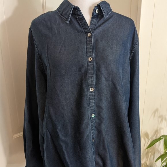 Denim Button Up Long sleeve blouse with beautiful floral embroidered back - Picture 2 of 6